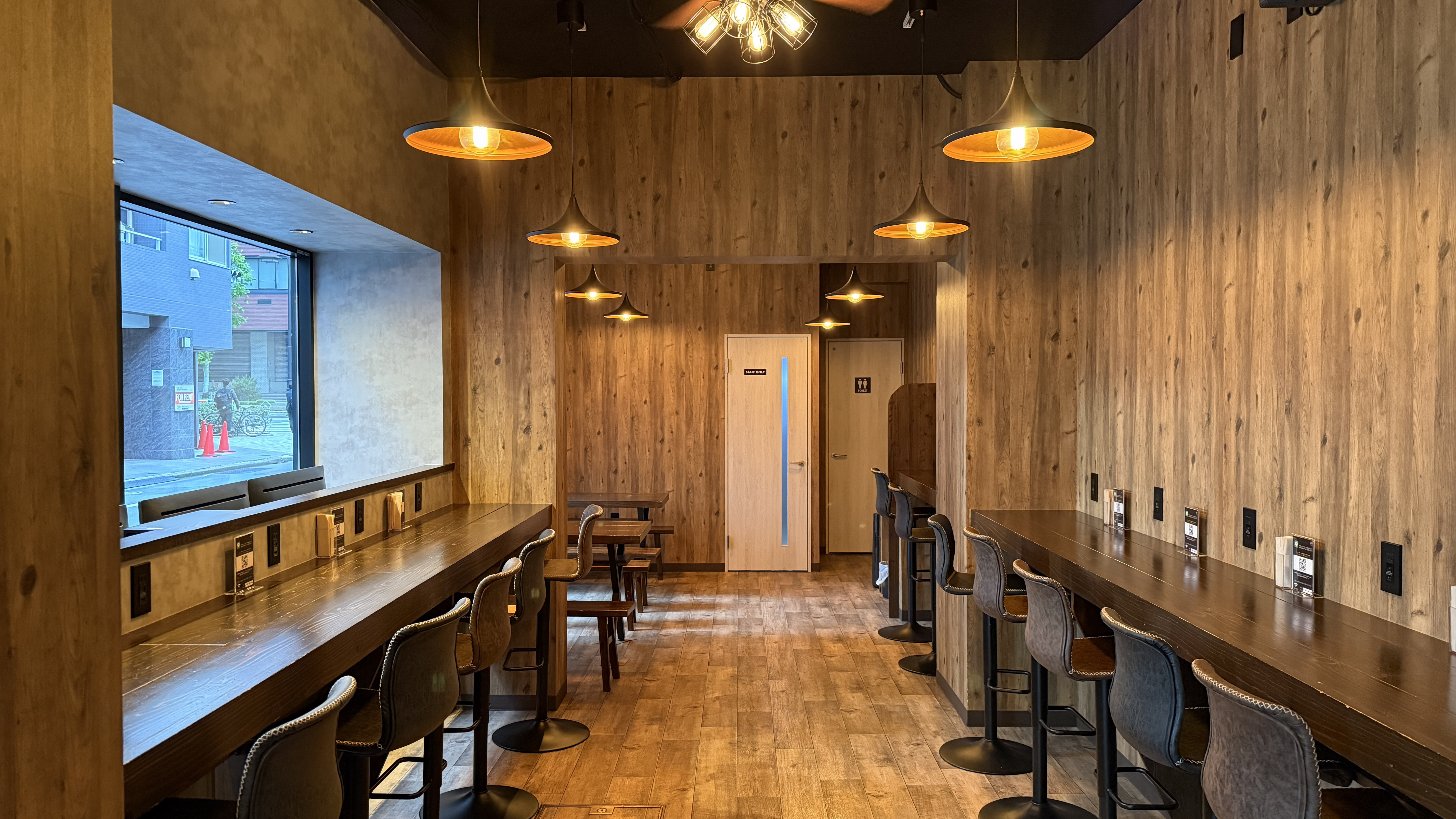 ノースグランド 店内（入口から奥を見た全景）